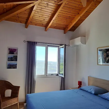 Emilios بيت للعطل *